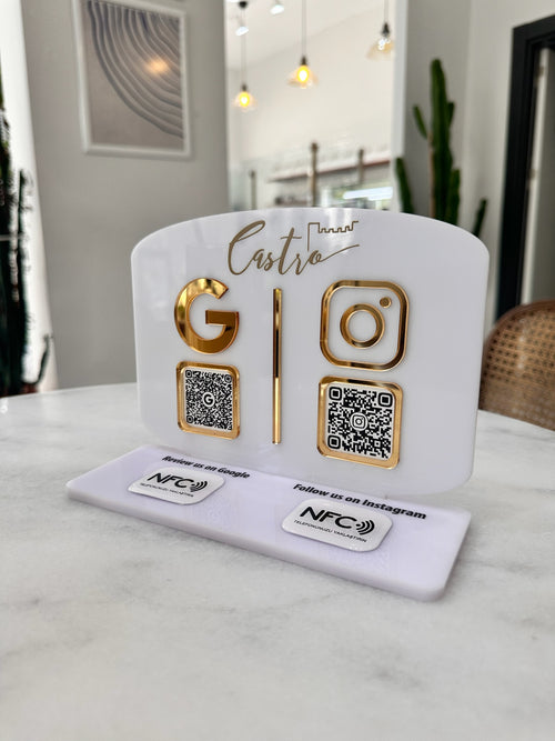 2 QR & 2 NFC Destekli İşletmenize Özel Logolu PleksiGlass Stant